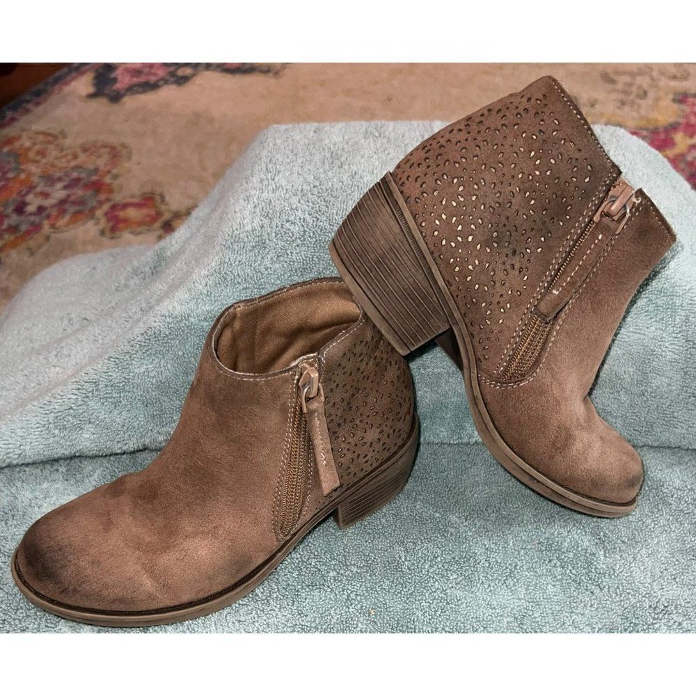 Harper Canyon Brown Ankle Boots with Small Heels and Zipper (13)
